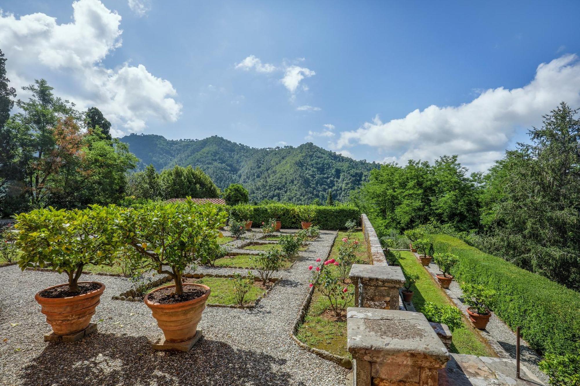 Villa Sardi Small Luxury Boutique Hotel Lucca Buitenkant foto